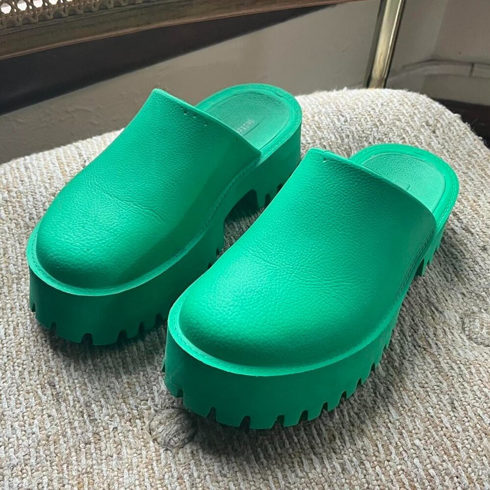 Jeffrey Campbell Bae Platform Clogs in Green